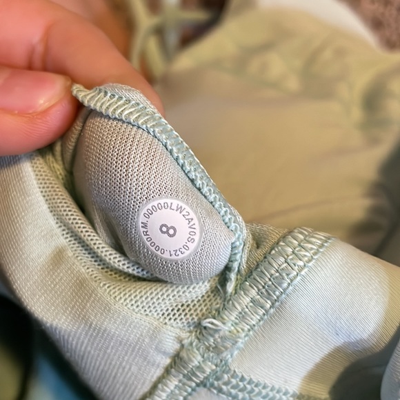 Lululemon sports bra - Excellent condition - Picture 4 of 4